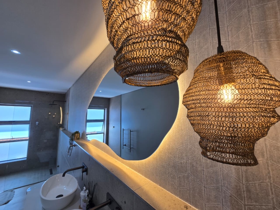 4 Bedroom Property for Sale in Outeniqua Strand Western Cape